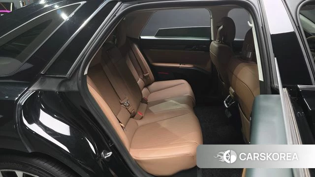 Hyundai Grandeur Hybrid (GN7) 2023 Черный из Кореи, фото 3