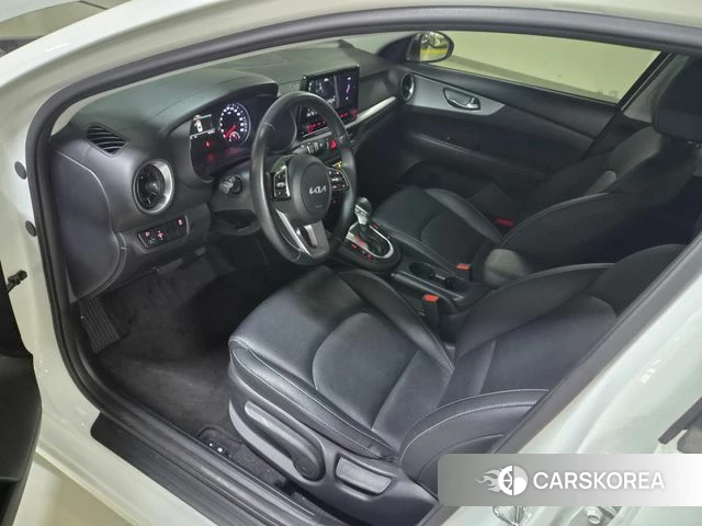 Kia The New K3 2nd generation 2021 Белый из Кореи, фото 3