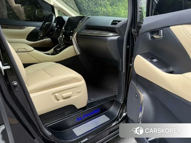 Toyota Elfa 2022 Черный из Китая, фото 3