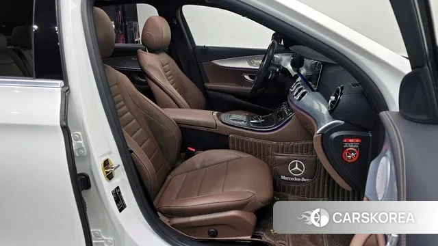 Mercedes-Benz E-Class W213 2021 Белый из Кореи, фото 3