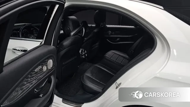 Mercedes-Benz E-Class W213 2022 Белый из Кореи, фото 3