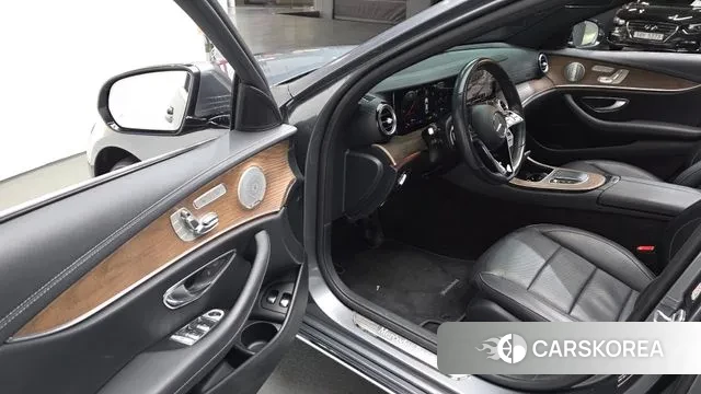 Mercedes-Benz E-Class W213 2020 Серебристо-серый из Кореи, фото 3