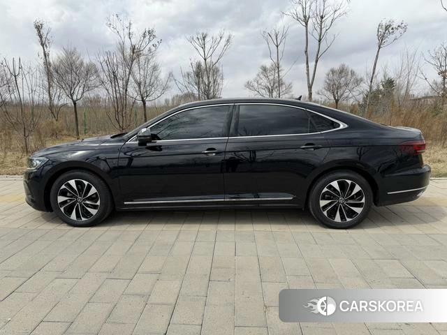 Volkswagen Passat 2021 Черный из Китая, фото 3