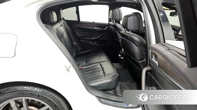 BMW 5 Series (G30) 2018 Белый из Кореи, фото 3