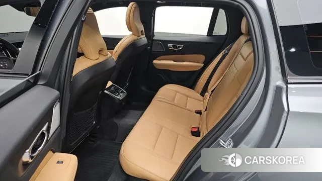 Volvo V60 Cross-Country 2nd Generation 2020 Серый из Кореи, фото 3