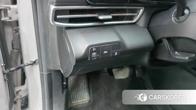 Hyundai Avante (CN7) 2021 Серебристо-серый из Кореи, фото 3