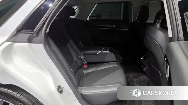 Hyundai Grandeur Hybrid (GN7) 2023 Белый из Кореи, фото 3