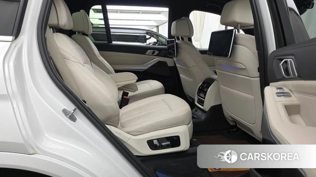 BMW X7 (G07) 2022 Белый из Кореи, фото 3