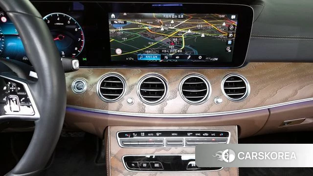 Mercedes-Benz E-Class W213 2021 Черный из Кореи, фото 3