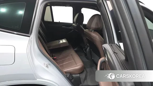 BMW X3 (G01) 2024 Серебристо-серый из Кореи, фото 3