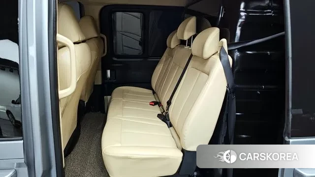 Hyundai Staria 2022 Серебряный из Кореи, фото 3