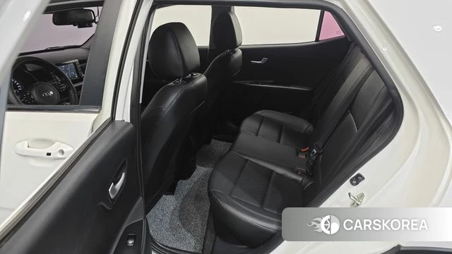 Kia Stonic 2018 Белый из Кореи, фото 3