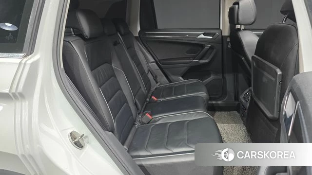 Volkswagen Tiguan second Generation 2018 Белый из Кореи, фото 3