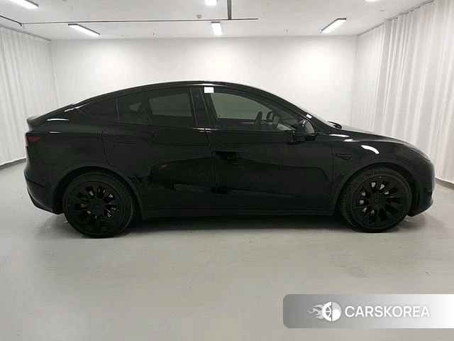 Tesla Model Y 2021 Черный из Китая, фото 3