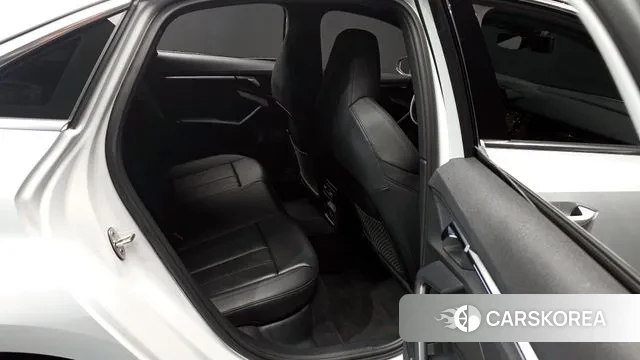 Audi A3 (8Y) 2023 Белый из Кореи, фото 3