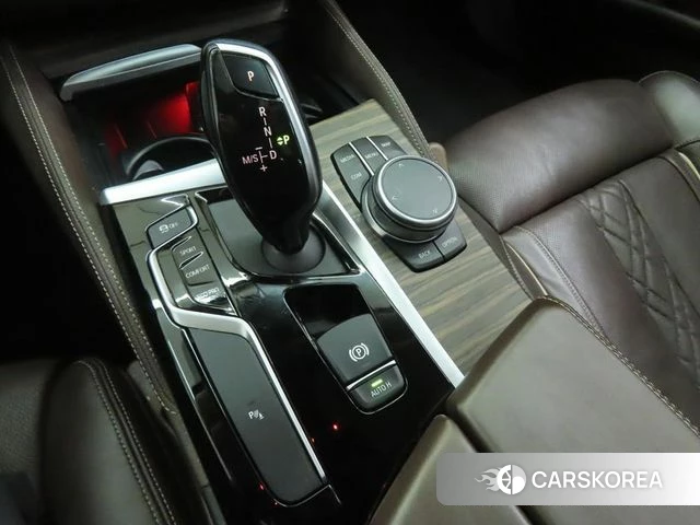 BMW 5 Series (G30) 2020 Серый из Кореи, фото 3