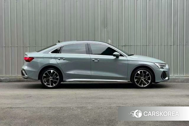Audi A3 2025 Серебристо-серый из Китая, фото 3