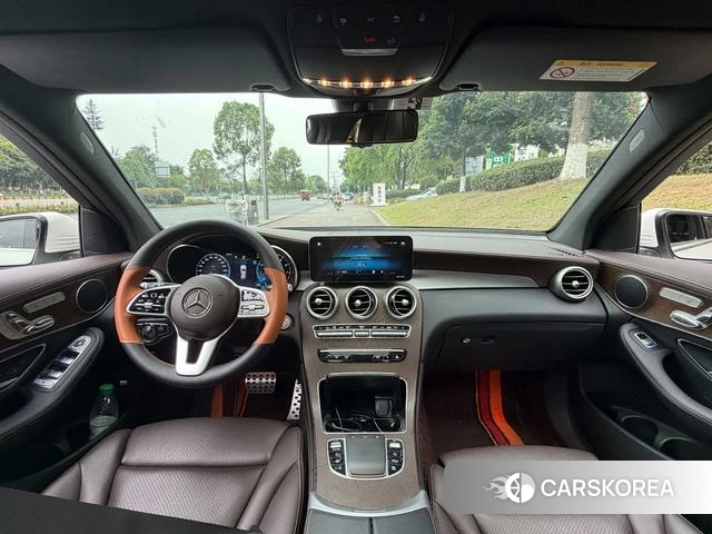 Mercedes-Benz GLC 2021 Белый из Китая, фото 3