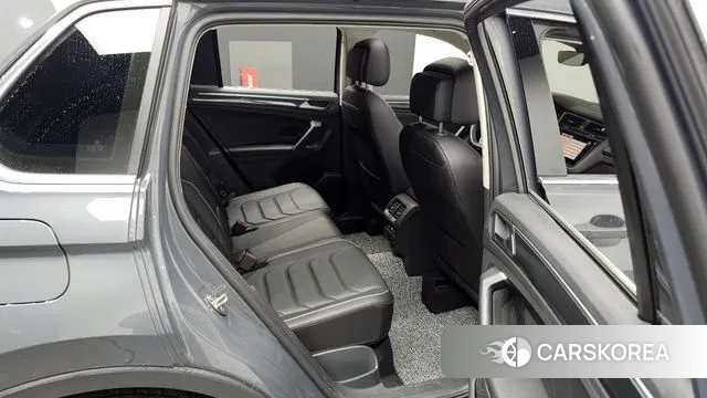 Volkswagen Tiguan second Generation 2023 Серый из Кореи, фото 3