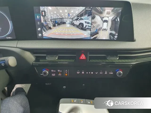 Kia EV6 2023 Серебристо-серый из Кореи, фото 3