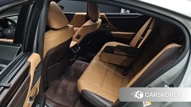 Lexus ES300h 7th generation 2019 Серебристо-серый из Кореи, фото 3