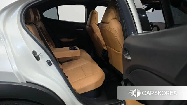 Lexus UX250h 2023 Белый из Кореи, фото 3