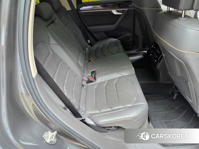 Volkswagen Touareg 3rd generation 2020 Серый из Кореи, фото 3