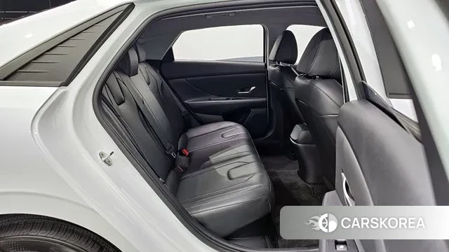 Hyundai Avante Hybrid (CN7) 2022 Белый из Кореи, фото 3