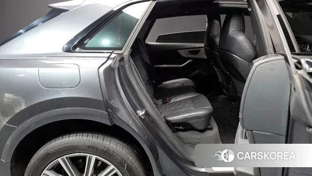 Audi Q8 (4M) 2021 Серый из Кореи, фото 3