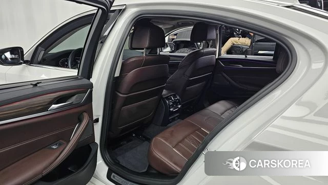 BMW 5 Series (G30) 2022 Белый из Кореи, фото 3