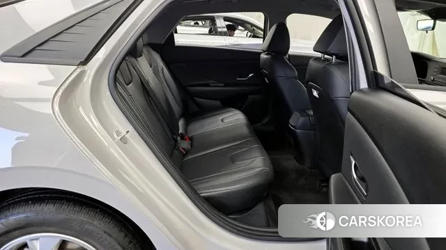 Hyundai Avante (CN7) 2021 Серебристо-серый из Кореи, фото 3