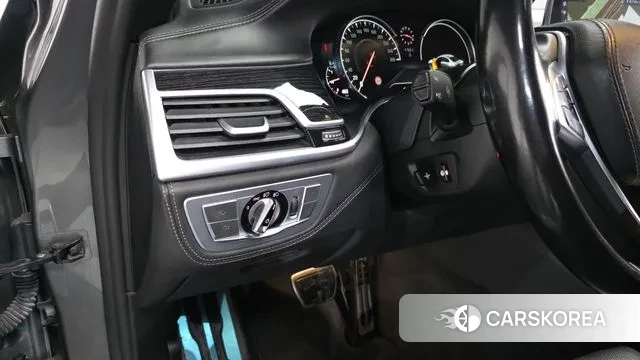 BMW 7 Series (G11) 2018 Серый из Кореи, фото 3