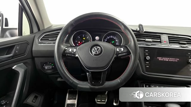 Volkswagen Tiguan second Generation 2020 Белый из Кореи, фото 3