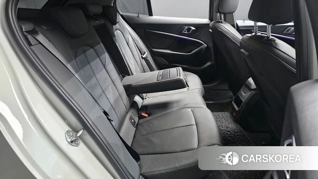 BMW 1 Series (F40) 2021 Белый из Кореи, фото 3