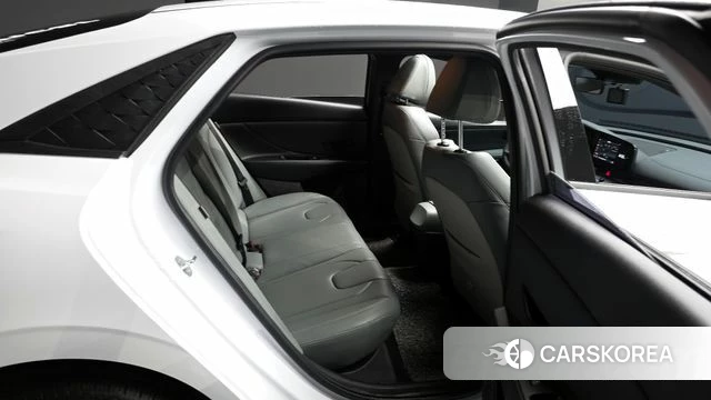 Hyundai The New Avante (CN7) 2023 Белый из Кореи, фото 3