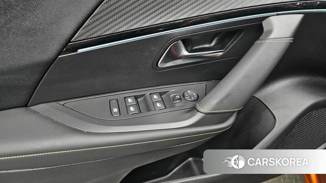 Peugeot e-2008 second generation 2023 Оранжевый из Кореи, фото 3