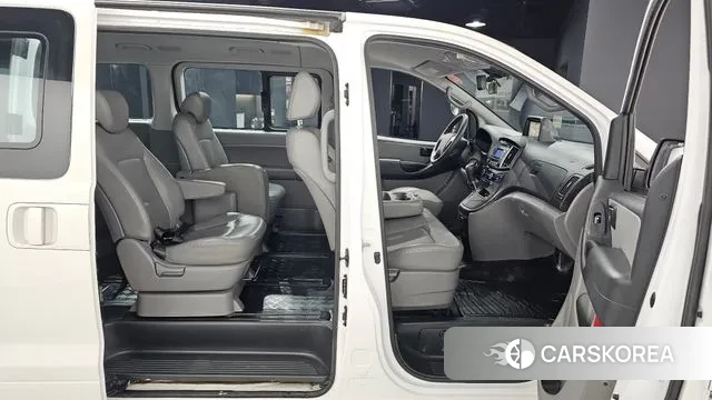 Hyundai The New Grand Starex 2019 Белый из Кореи, фото 3