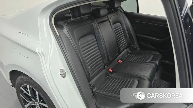 Volkswagen Passat GT (B8) 2018 Белый из Кореи, фото 3