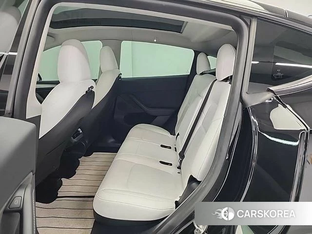 Tesla Model Y 2023 Черный из Кореи, фото 3