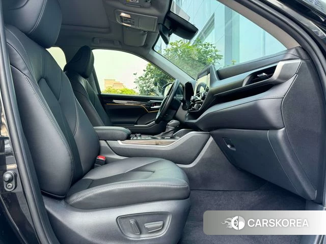 Toyota Highlander 2024 Черный из Китая, фото 3