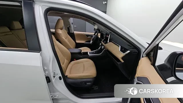 Toyota RAV4 5th Generation 2023 Белый из Кореи, фото 3