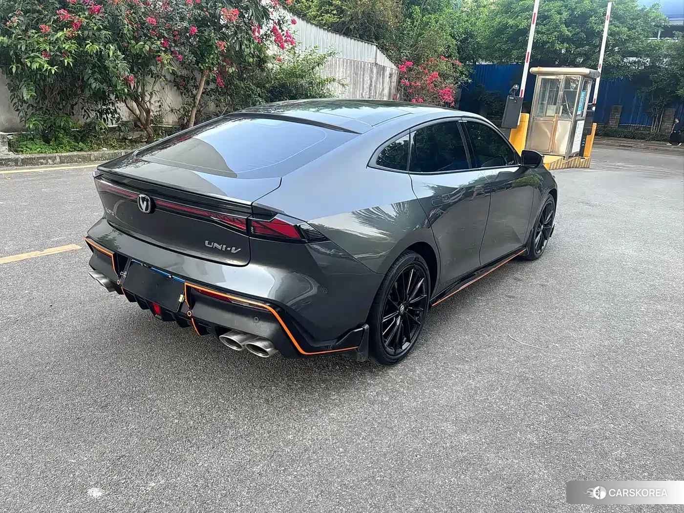Chang'an UNI-V 2023 Silver/gray из Китая, фото 3