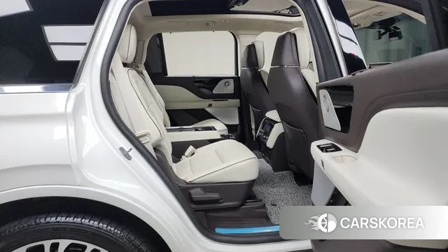 Lincoln Aviator 2nd generation 2022 Белый из Кореи, фото 3