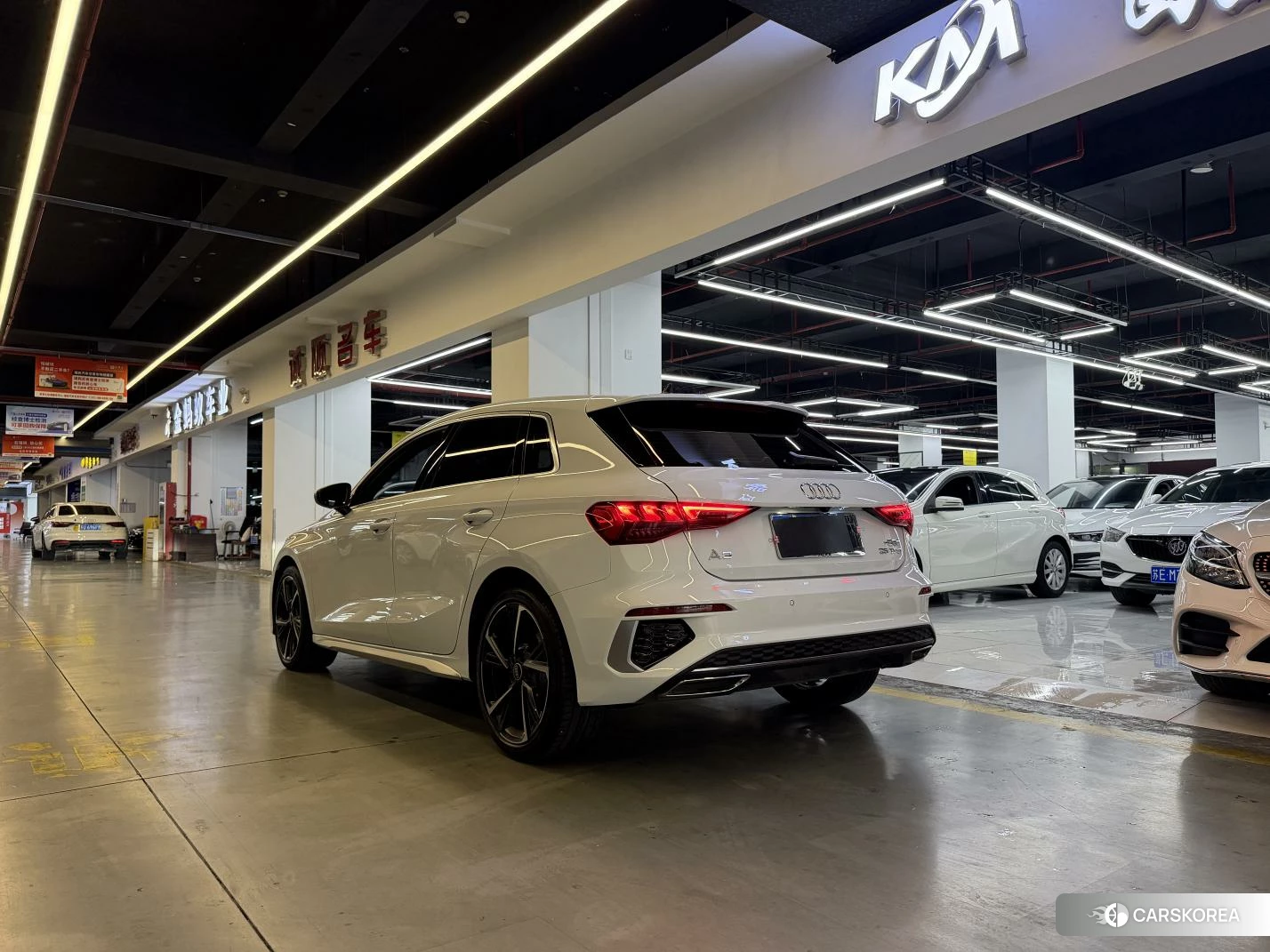 Audi A3 2023 Белый из Китая, фото 3