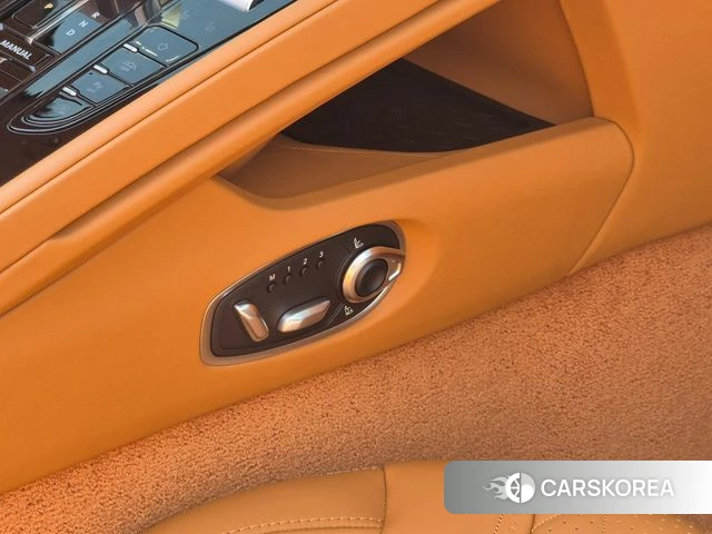 Aston Martin DB12 2025 Темно-зеленый из Кореи, фото 3