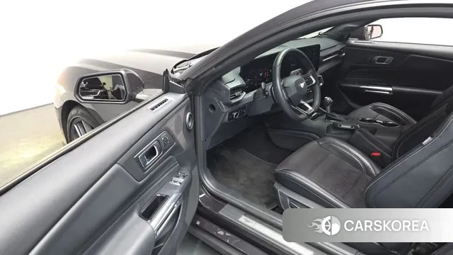 Ford Mustang 7th Generation 2024 Серый из Кореи, фото 3