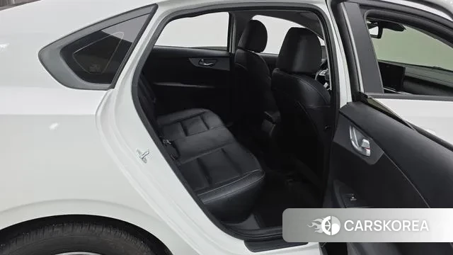 Kia The New K3 2nd generation 2024 Белый из Кореи, фото 3