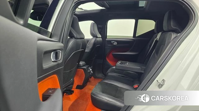 Volvo XC40 2021 Белый из Кореи, фото 3