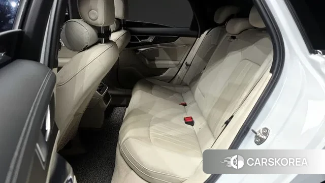 Audi A6 (C8) 2021 Белый из Кореи, фото 3