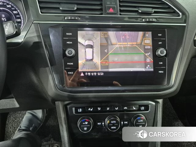 Volkswagen Tiguan second Generation 2018 Белый из Кореи, фото 3